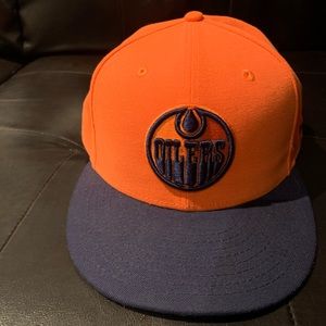 !!2 for 30!! Edmonton Oilers 7 7/8 🧢